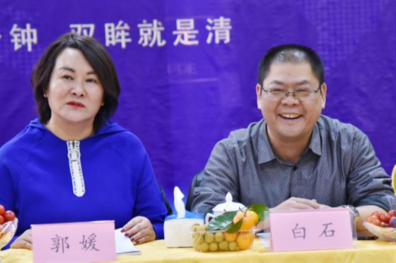 河南經(jīng)貿(mào)院校知名蒞臨鄭州易視界實(shí)業(yè)參觀(guān)指導(dǎo) 圖三