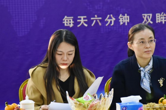 河南經(jīng)貿(mào)院校知名蒞臨鄭州易視界實(shí)業(yè)參觀(guān)指導(dǎo) 圖四